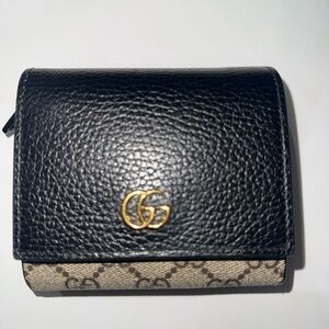 Gucci Black and Tan Leather Wallet